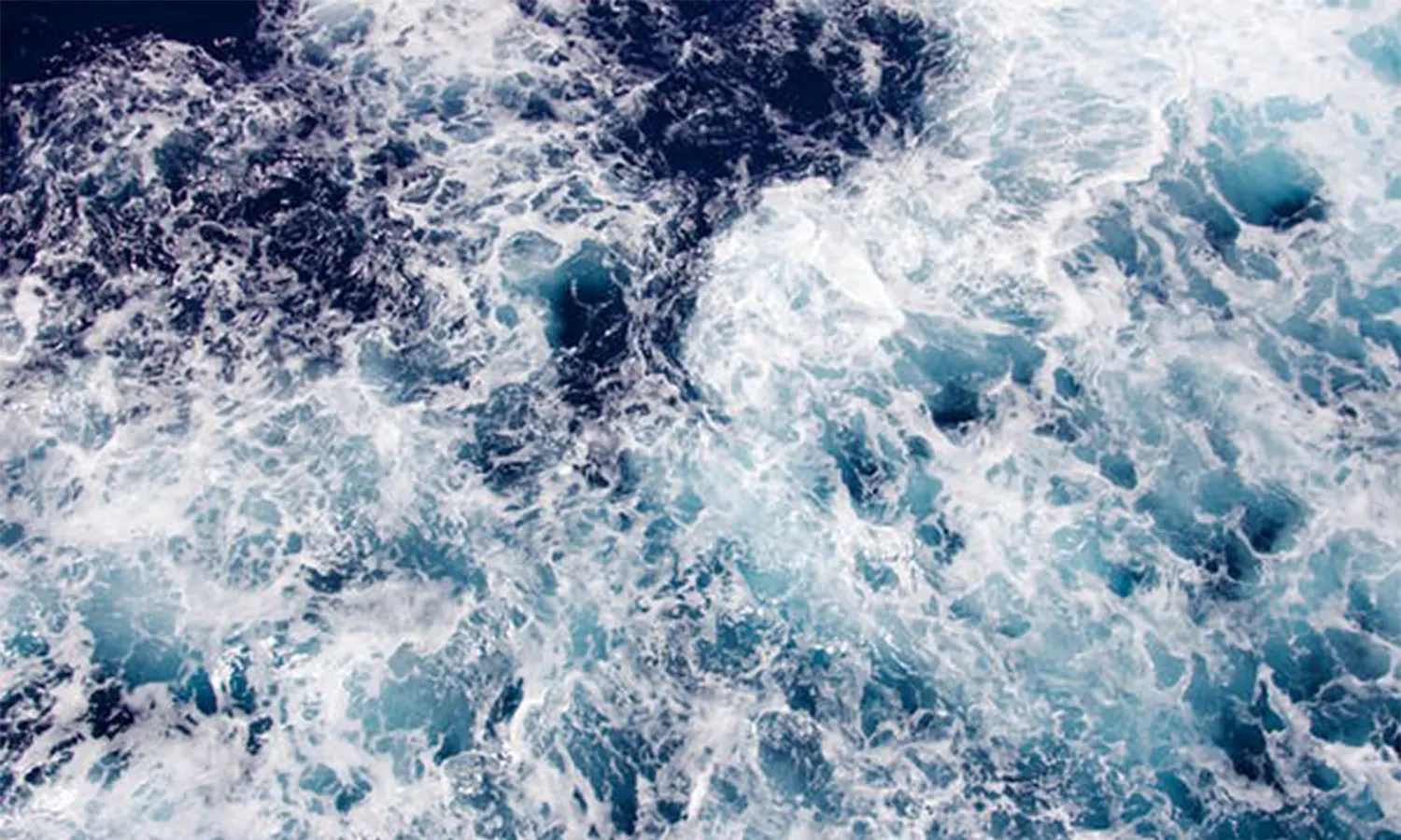 Peringatan Dini Gelombang Tinggi 4 Meter di Perairan Indonesia pada 8 Agustus 2023 