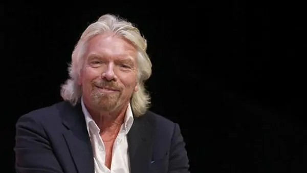 Richard Branson Gunakan Pesawatnya Terbang Ke Luar Angkasa