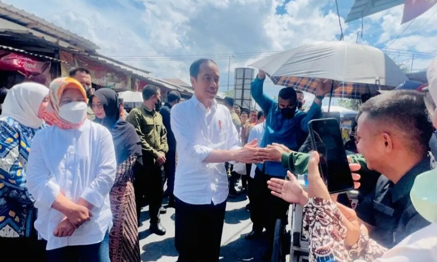 Harga Beras dan Cabai Naik di Pasar Baleendah Bandung, Jokowi: Turun Bulan Depan