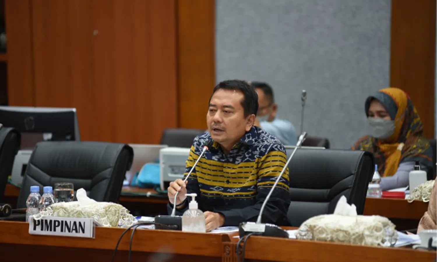 DPR Pertanyakan Aturan Wajib Masuk Sekolah Pukul 5 Pagi di NTT