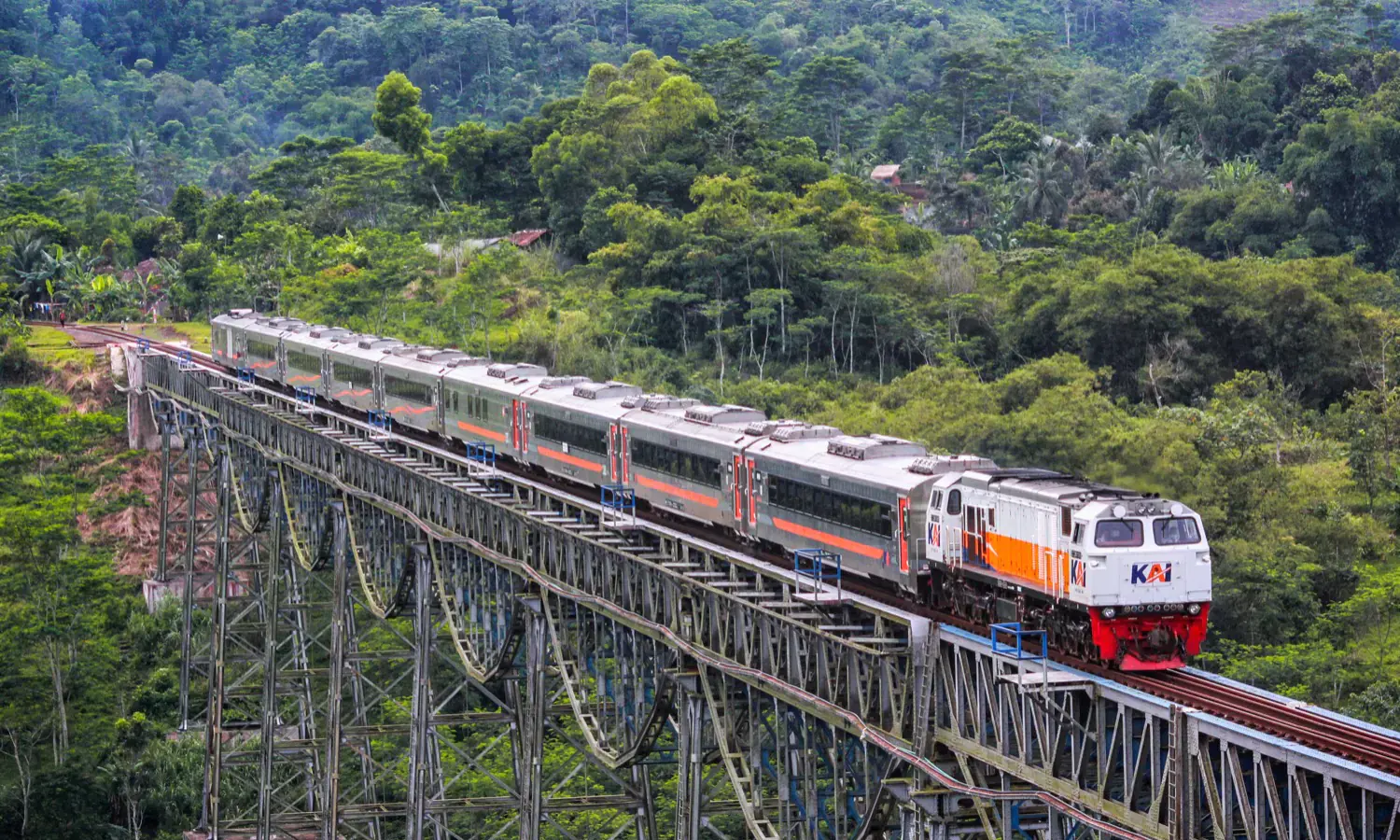 115 Ribu Tiket Kereta Lebaran 2023 Ludes Terjual, Masih Ada Sisa 313 Ribu Lagi
