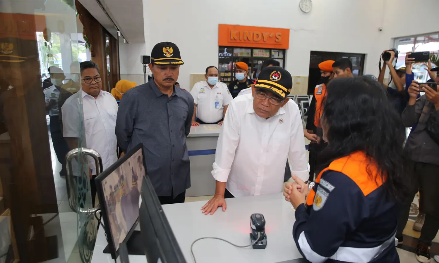 Vaksinasi COVID-19 Tak Lagi Jadi Syarat Naik Kereta Api