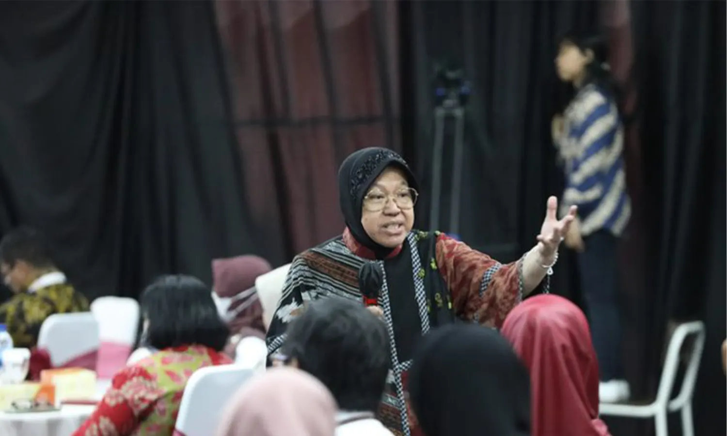 Stafsus Mensos Tegaskan Tri Rismaharini Tak Diperiksa KPK