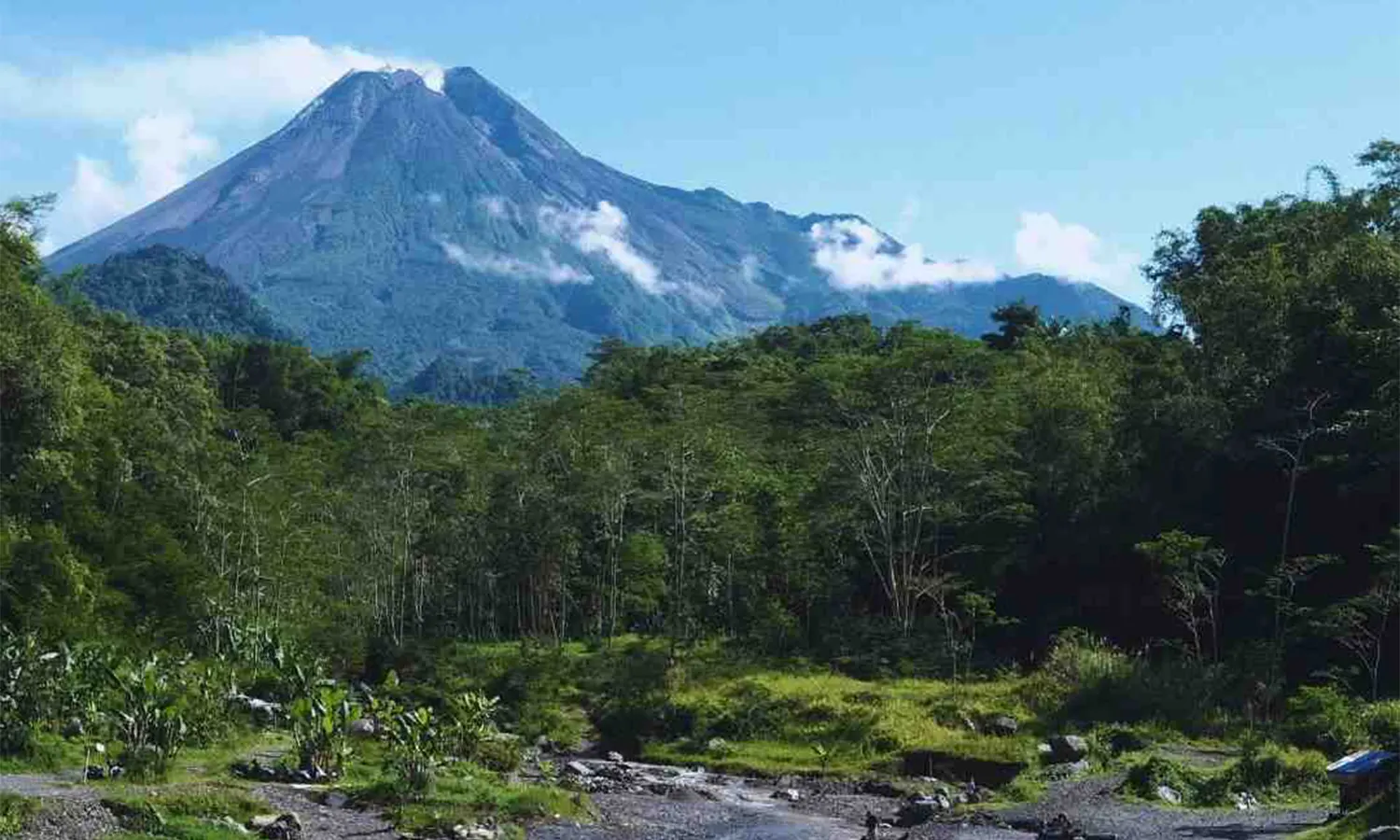 Gunung Merapi Luncurkan 127 Kali Guguran Lava Sepekan Terakhir