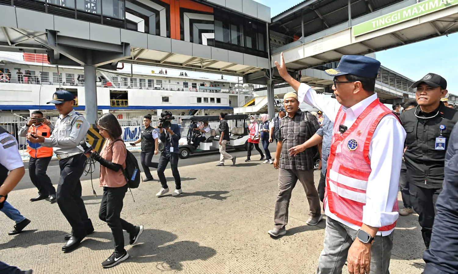 Menhub: 50 Persen Kendaraan Belum Kembali dari Sumatra