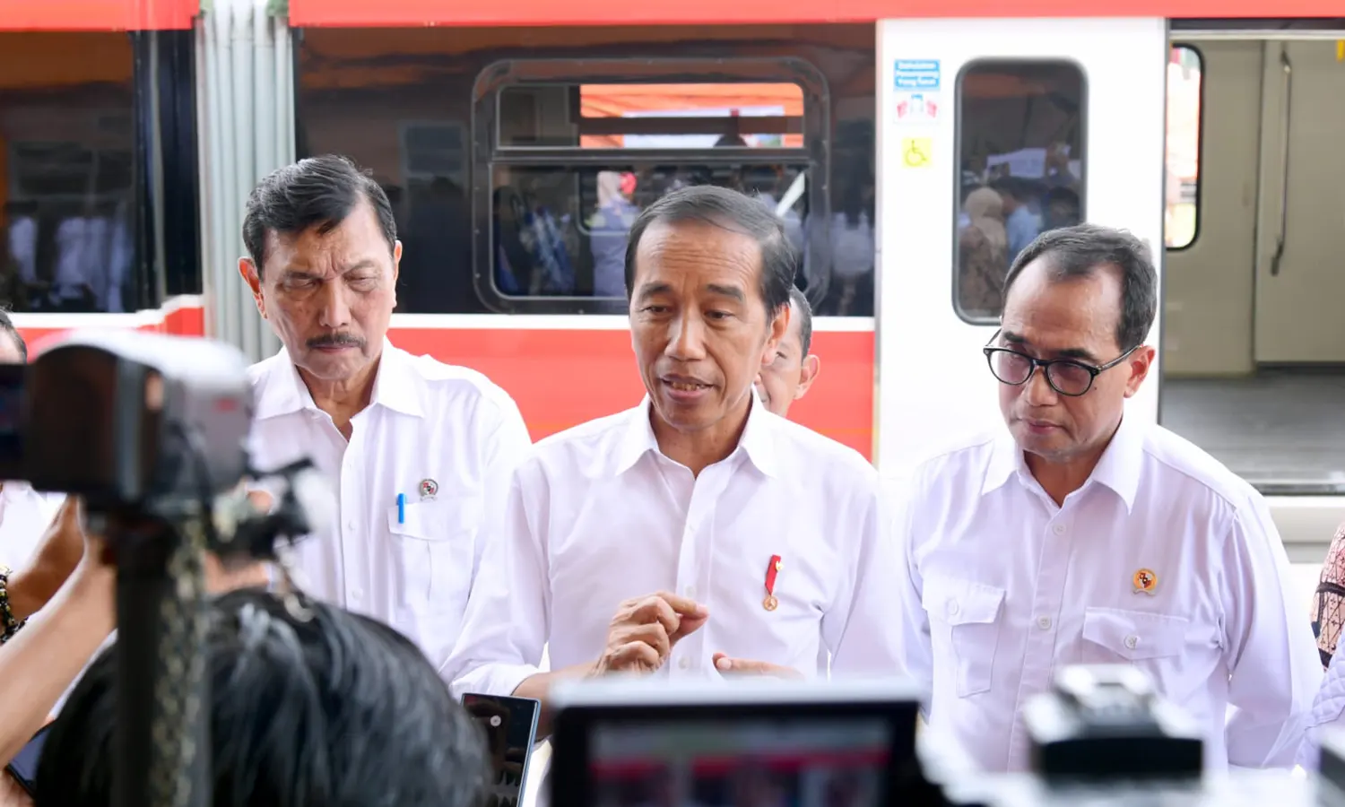 Jadi Kereta Api Pertama di Sulawesi, Jokowi: Ini Pekerjaan Besar
