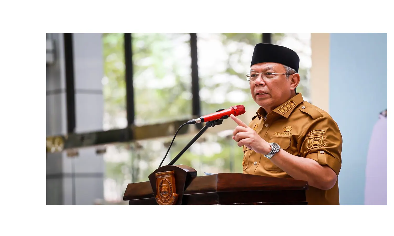 Wali Kota Tangerang Selatan Respon Keluhan Warga, Minta Pemprov Tangani Proyek Terbengkalai