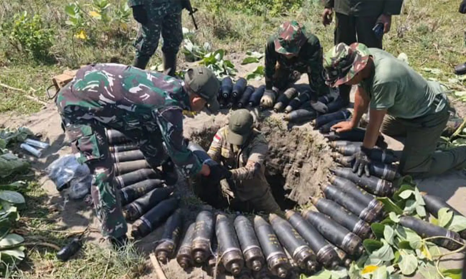 Bom Kedaluwarsa Meledak di Garut: Fakta Mengejutkan dan Jumlah Korban