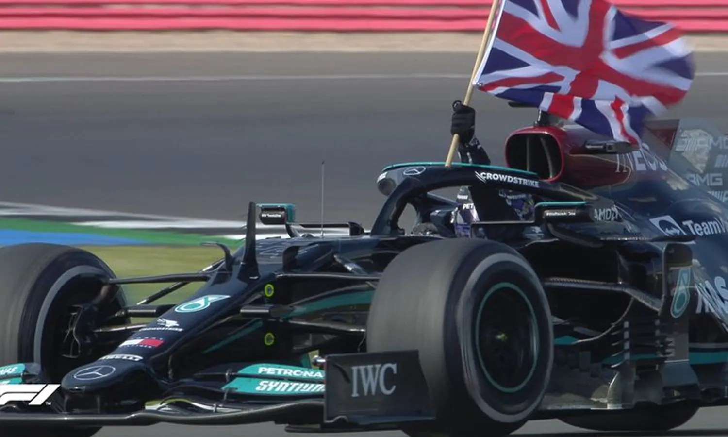 Hamilton Juarai Formula 1 Rusia 2021 Sekaligus Catat Rekor 100 kali menang F1