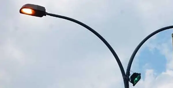 Pemasangan Lampu Jalan di Taput, Ini Yang Dilakukan Masyarakat