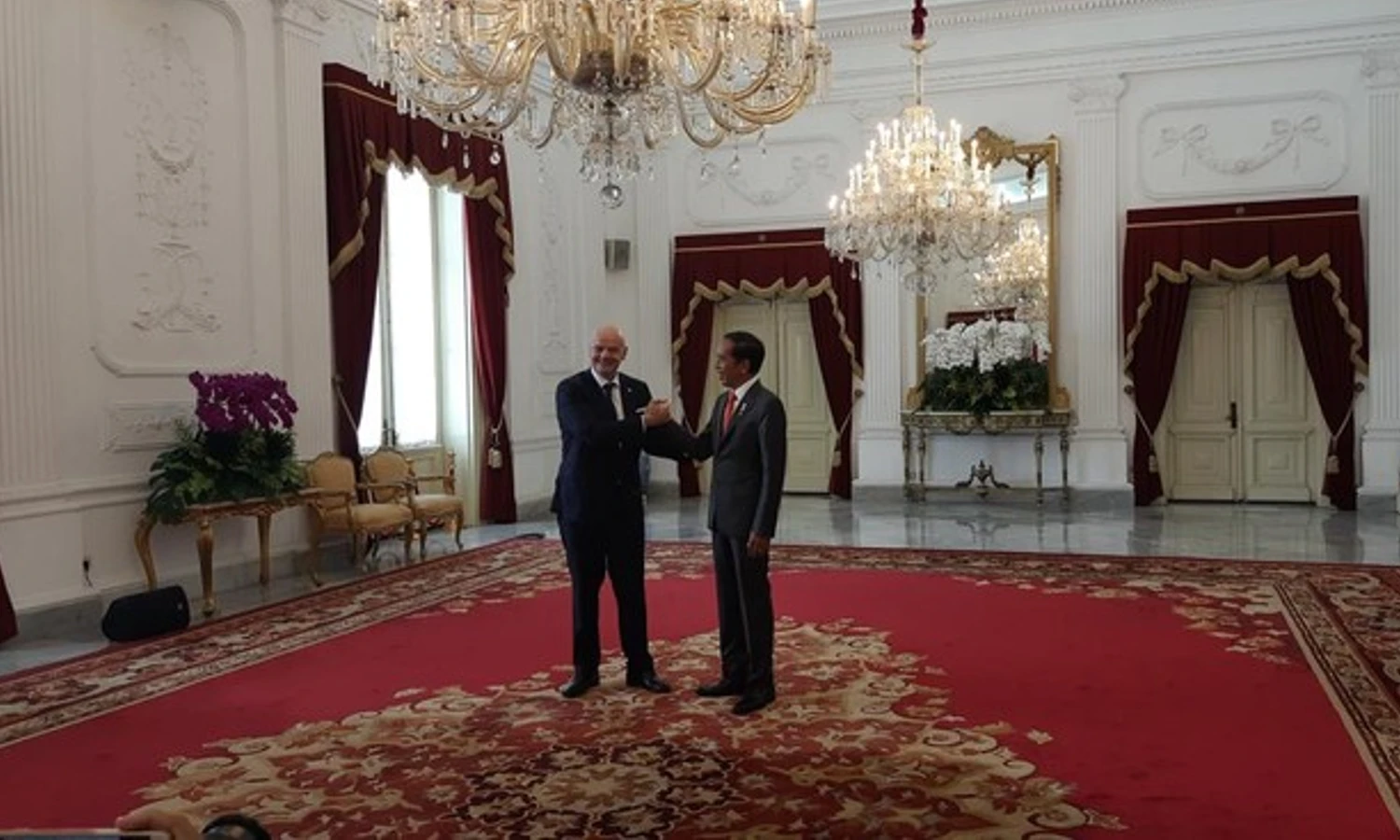 Presiden Jokowi Sambut Presiden FIFA Gianni Infantino di Istana Merdeka