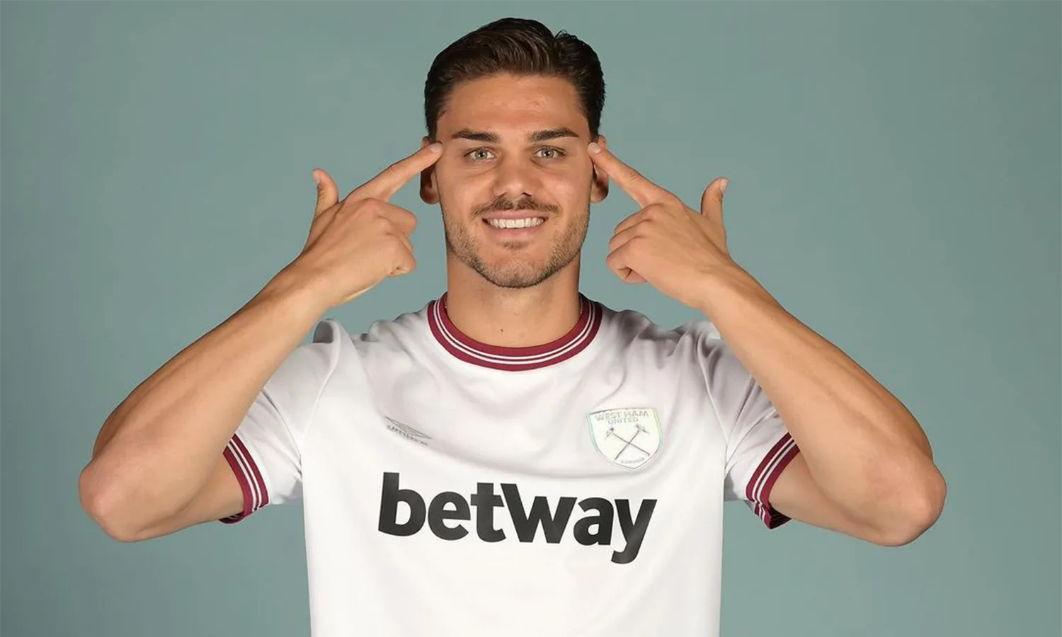 3 Musim Membela Stuttgart, Konstantinos Mavropanos Resmi Gabung West Ham United