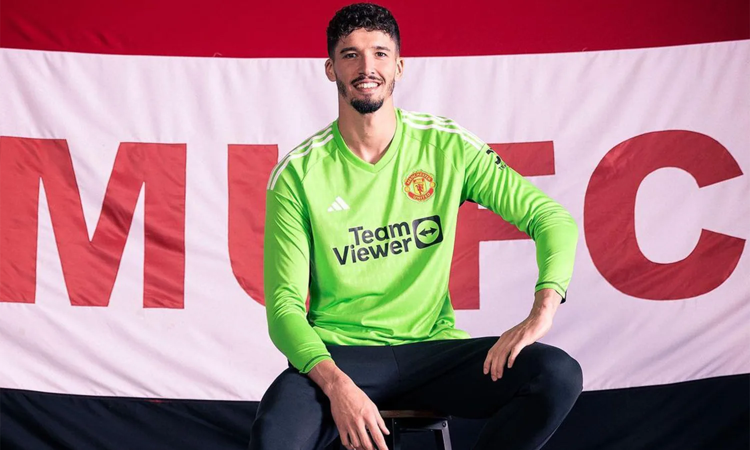 Liga Inggris: Manchester United Resmi Rekrut Altay Bayindir dari Fenerbache