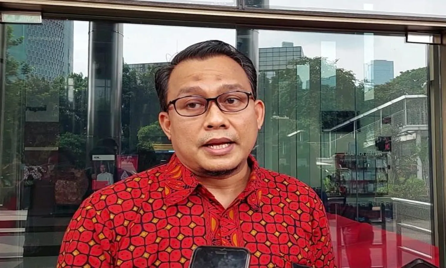 KPK Sita Mobil Dari Orang Suruhan Mantan Bupati Mamberamo