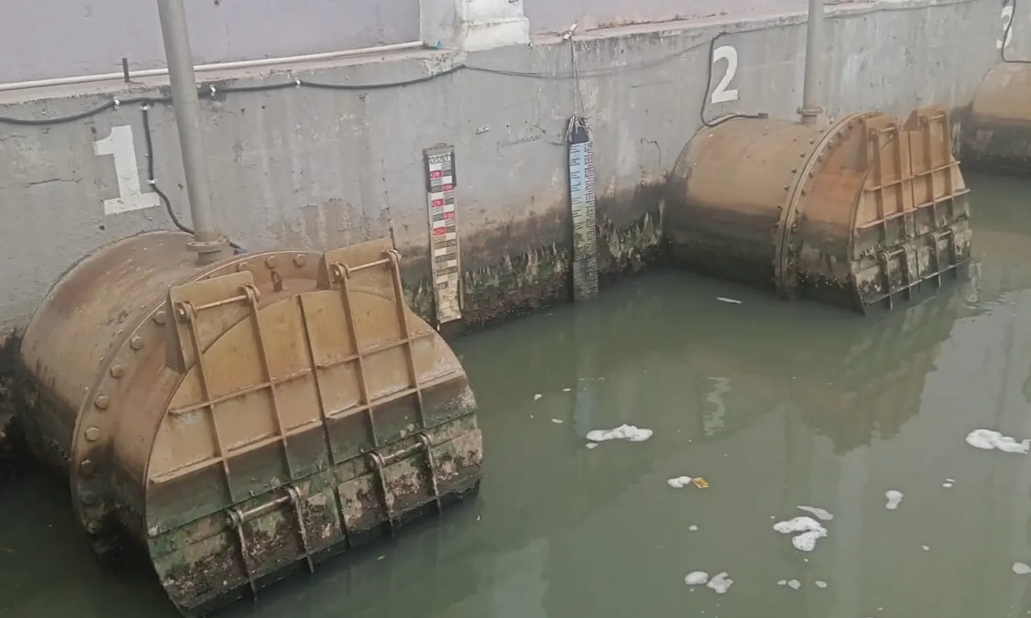 Sempat Siaga III, Ketinggian Air di Pintu Pasar Ikan Mulai Menyusut