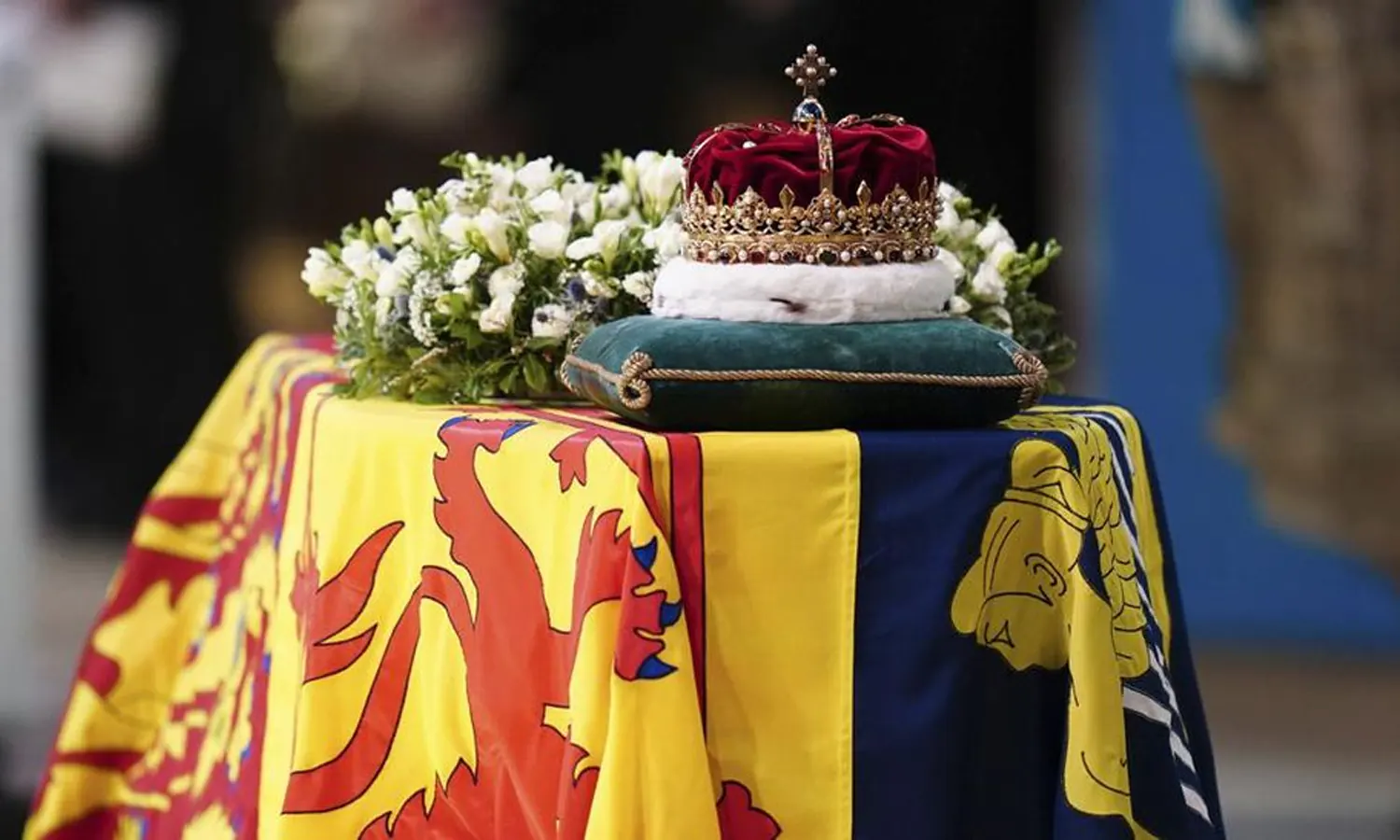 Jenazah Ratu Elizabeth II Akhirnya Tiba di Istana Buckingham