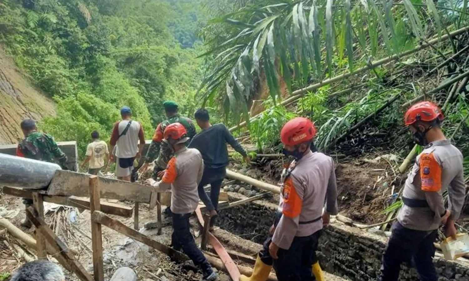 Longsor Karo, Tiga Tewas, Satu Belum ditemukan