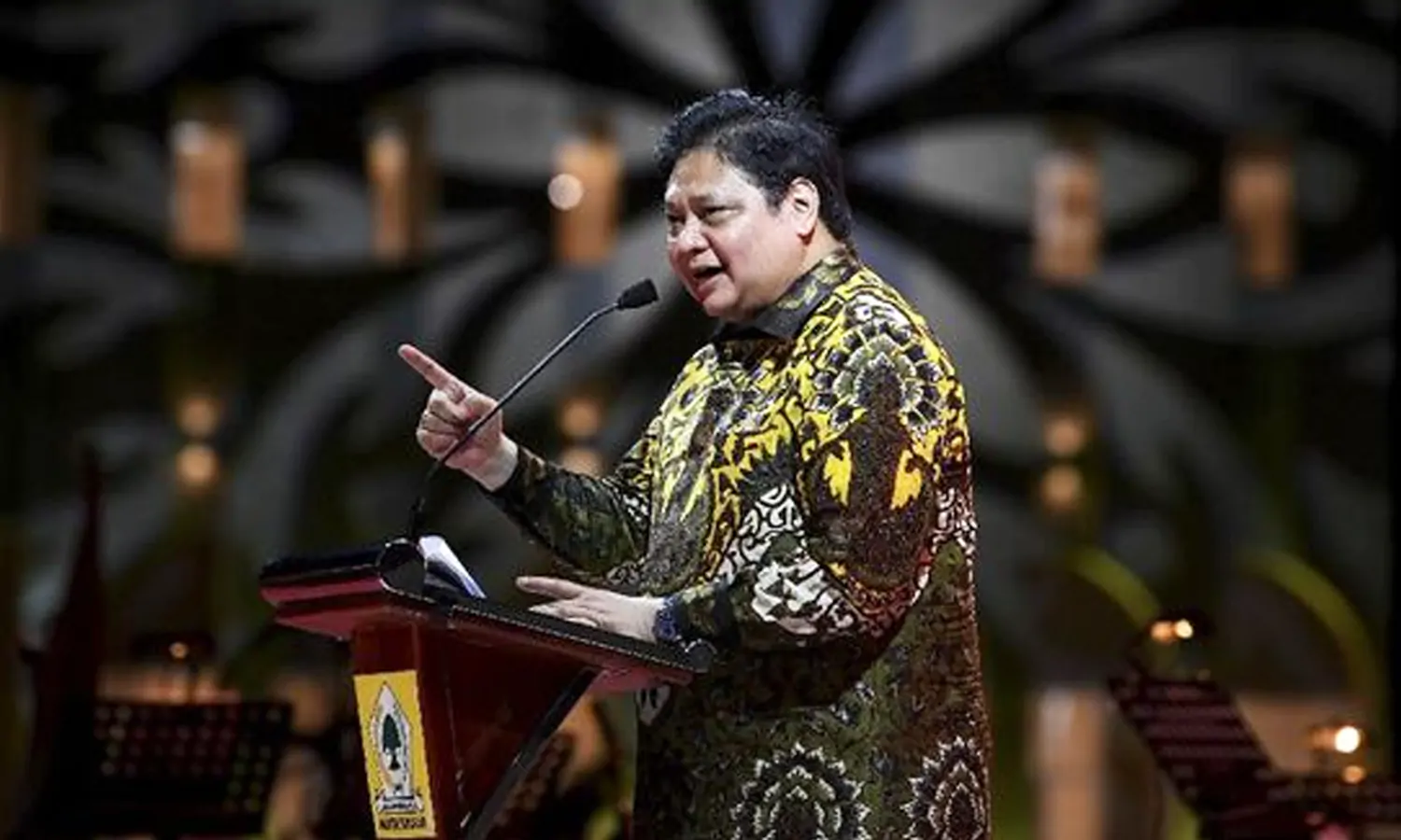 Tak peduli Elektabilitas, Golkar Tetap Usung Airlangga