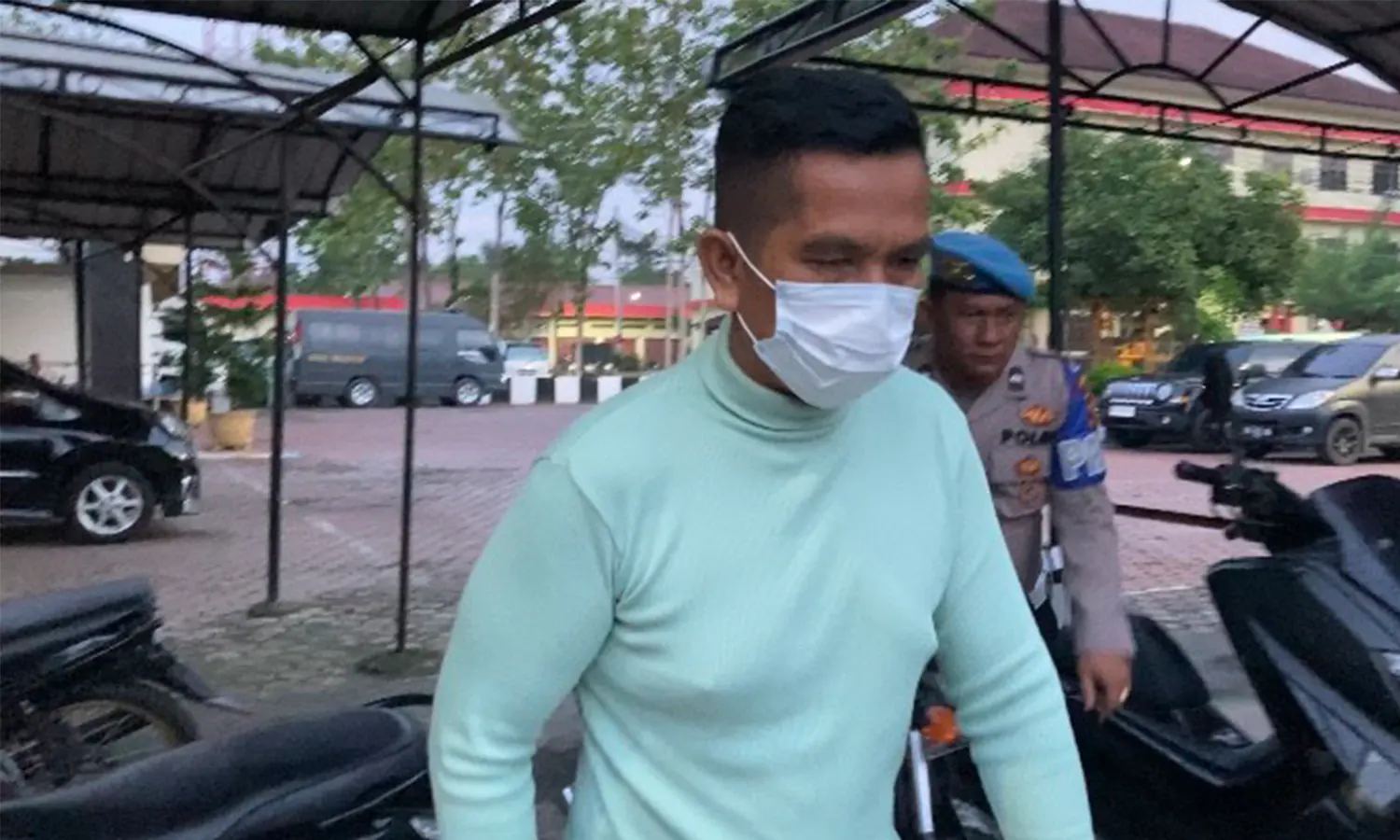 Tiga Teman Ken Jadi Saksi Sidang Kode Etik AKBP AH, Mana Senjata Apinya?