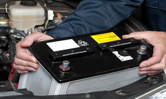 Jangan Sampai Salah, Pahami Alasan Kenapa Aki Mobil Mesin Diesel dan Bensin Berbeda