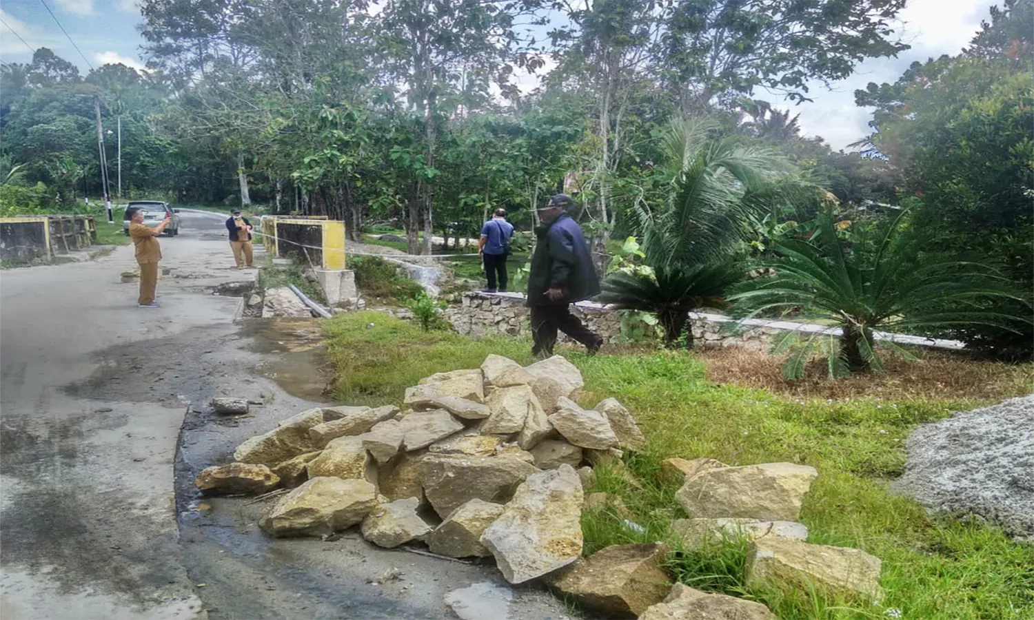 Akses Antar Nagori di Tanah Jawa Nyaris Putus Akibat Longsor