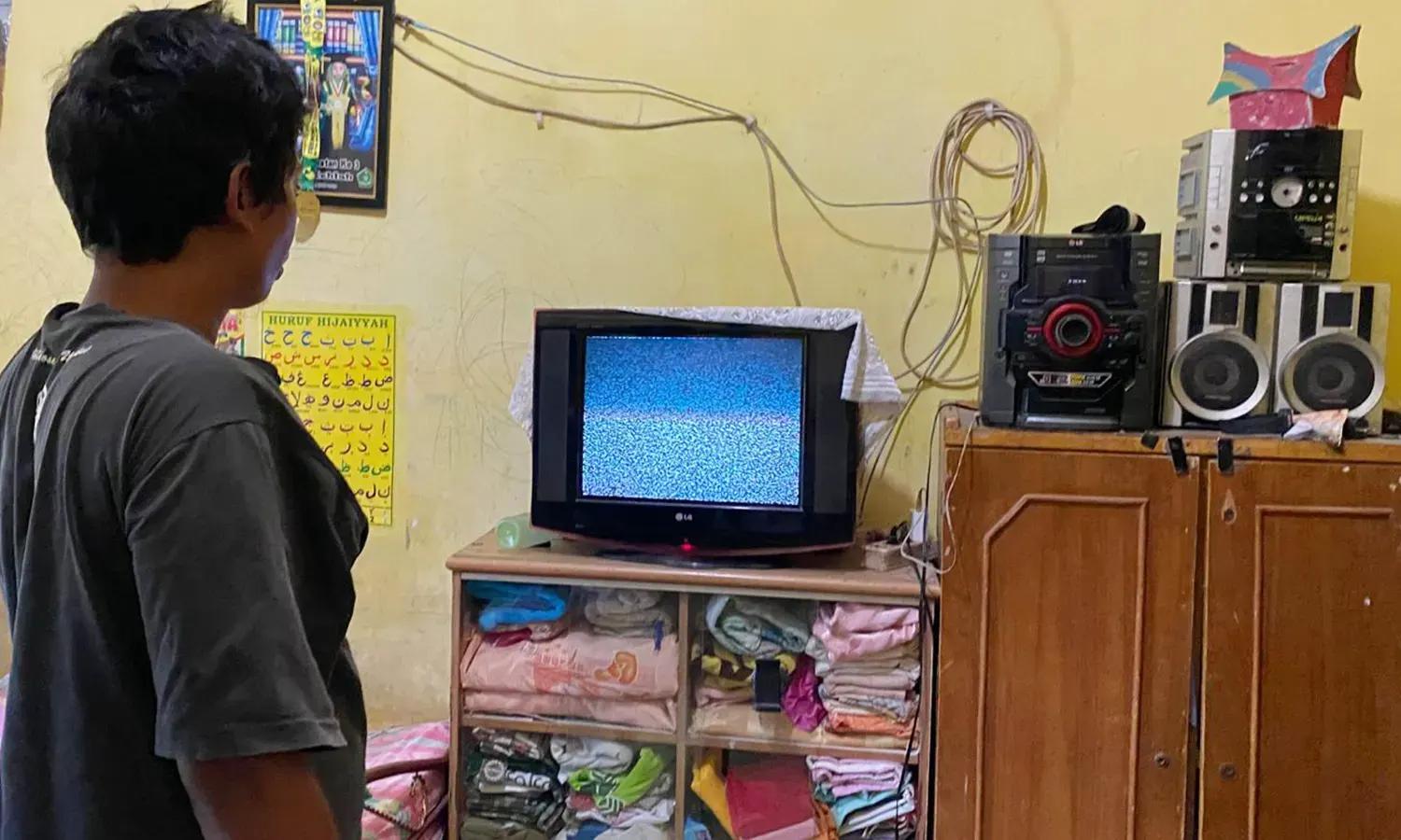 Siaran TV Analog di Sumut Dimatikan: Masyarakat Minta Solusi Pemerintah dan Berikan Bantuan Set Top Box