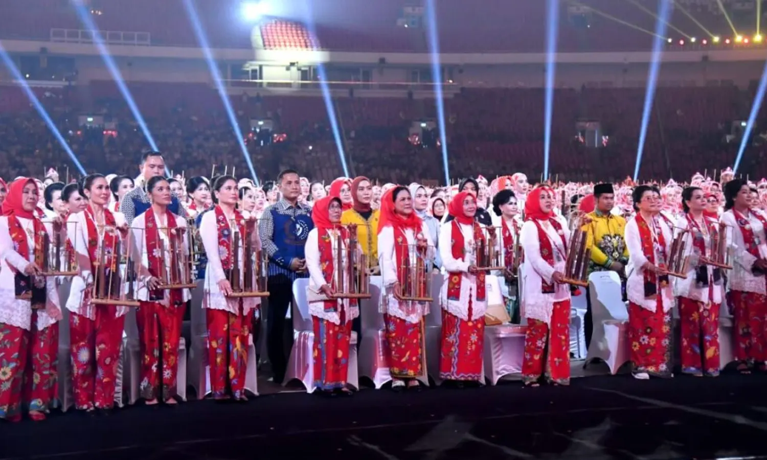 Presiden Jokowi Jadi Saksi Pemecahan Rekor Pagelaran Angklung Terbesar di Dunia