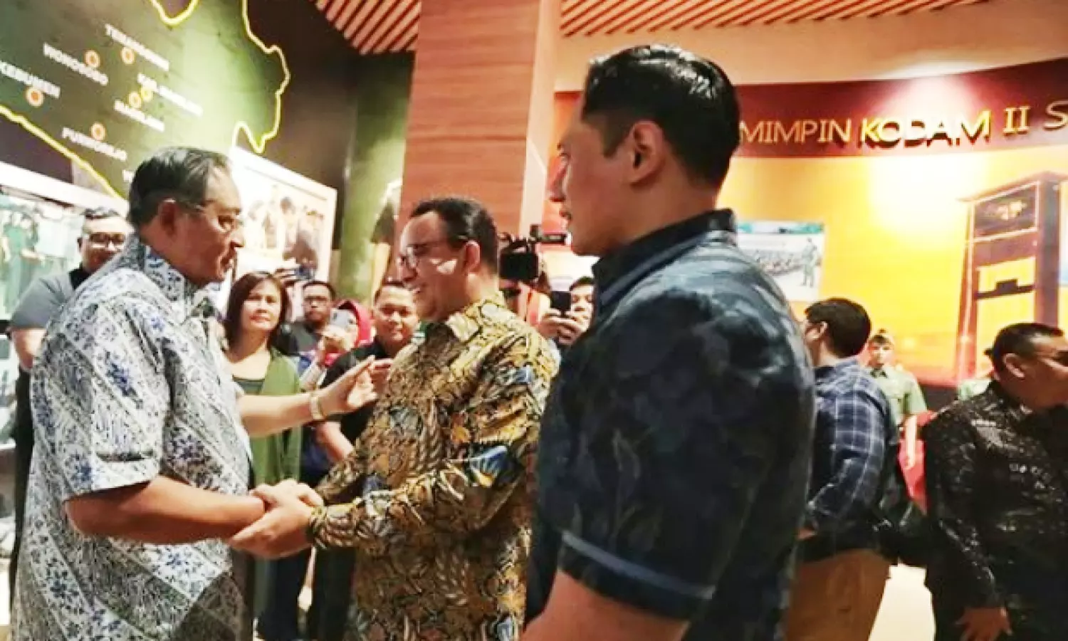 Manuver Penentuan Cawapres, Benarkah Anies Ditawan Jokowi?