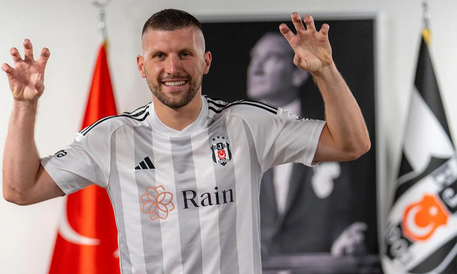 Liga Italia: AC Milan Resmi Lepas Ante Rebic ke Klub Turki Besiktas