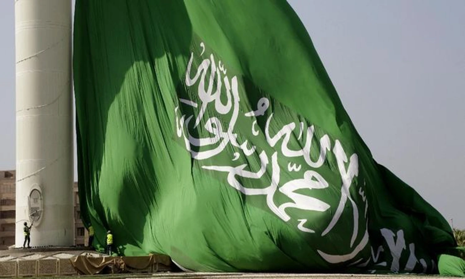 Demi Mendatangkan Turis, Arab Saudi akan Legalkan Minuman Alkohol dan Bikini
