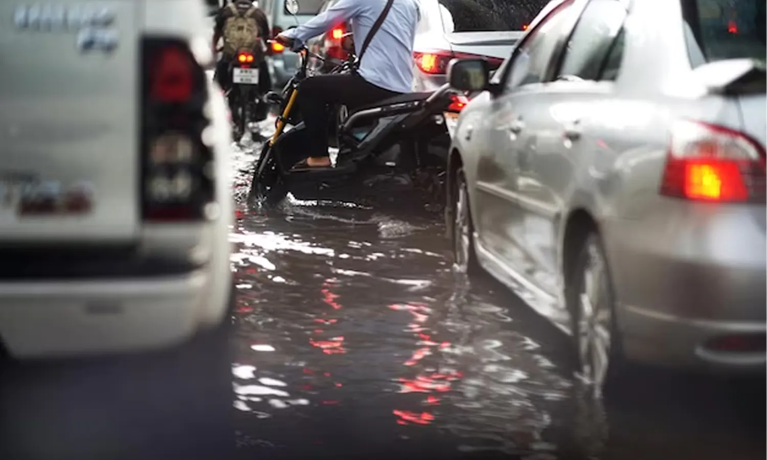 21 RT dan 11 Ruas Jalan di Jakarta Terendam Imbas Hujan Sejak Dini Hari