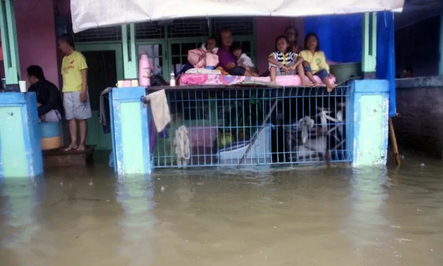 Ratusan Rumah Warga di Karawang Terendam Banjir Akibat Sungai Citarum Meluap 