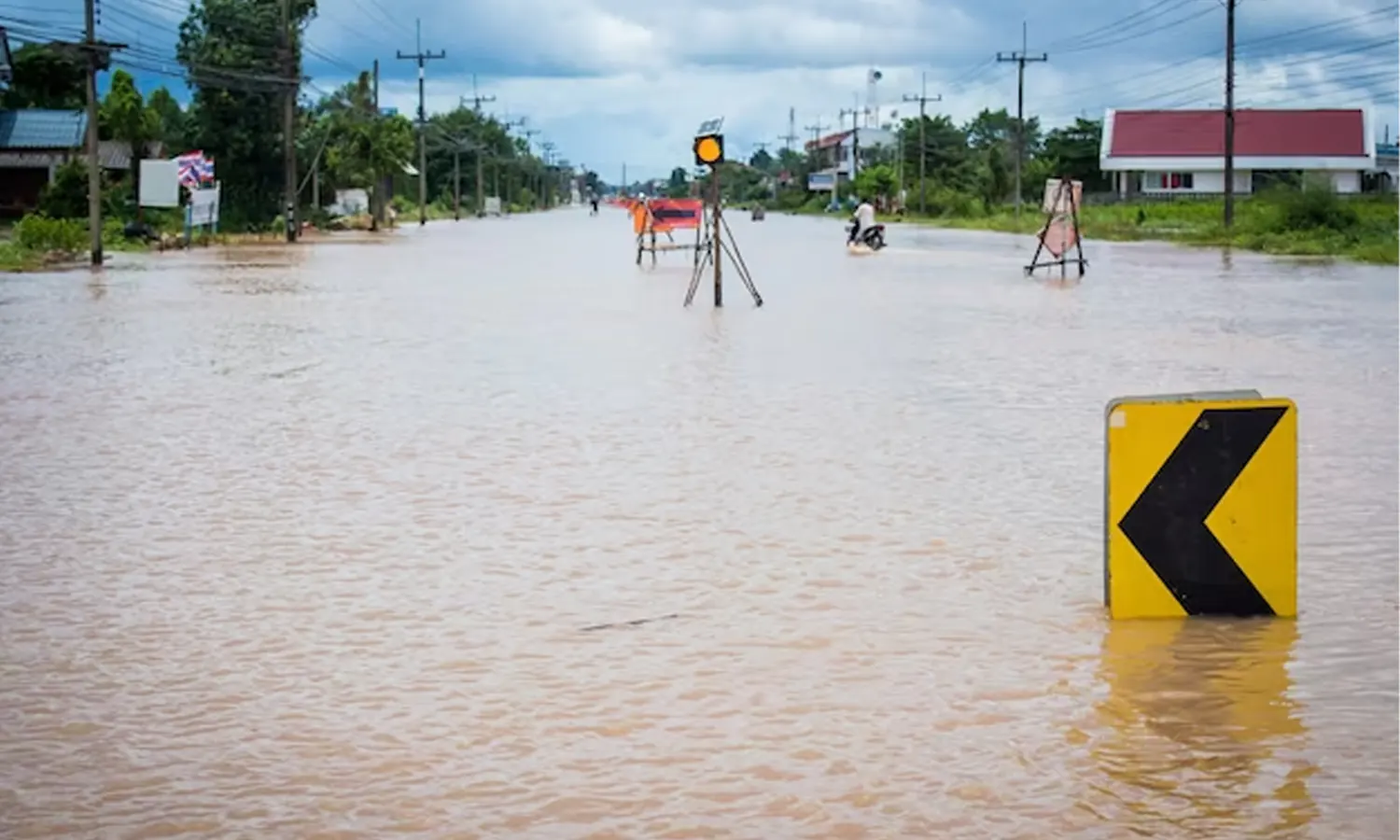 Makassar Diterjang Banjir, Ketinggian Air Capai 1 Meter
