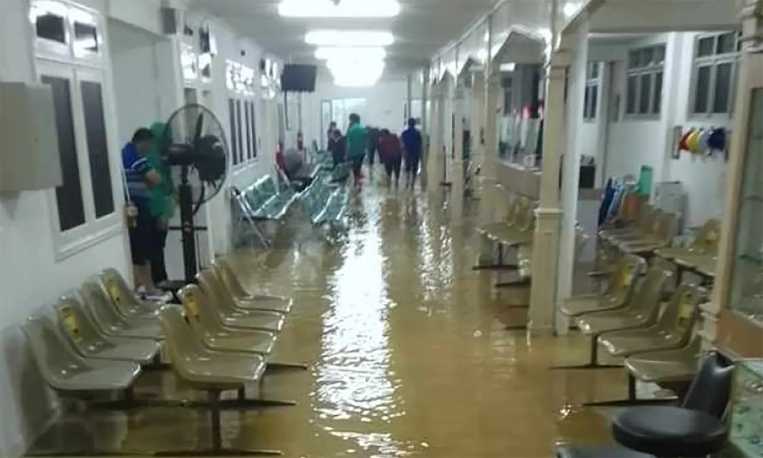 Gangguan Drainase, Ruang Poliklinik RSUD Kota Bogor Ikut Terendam Banjir