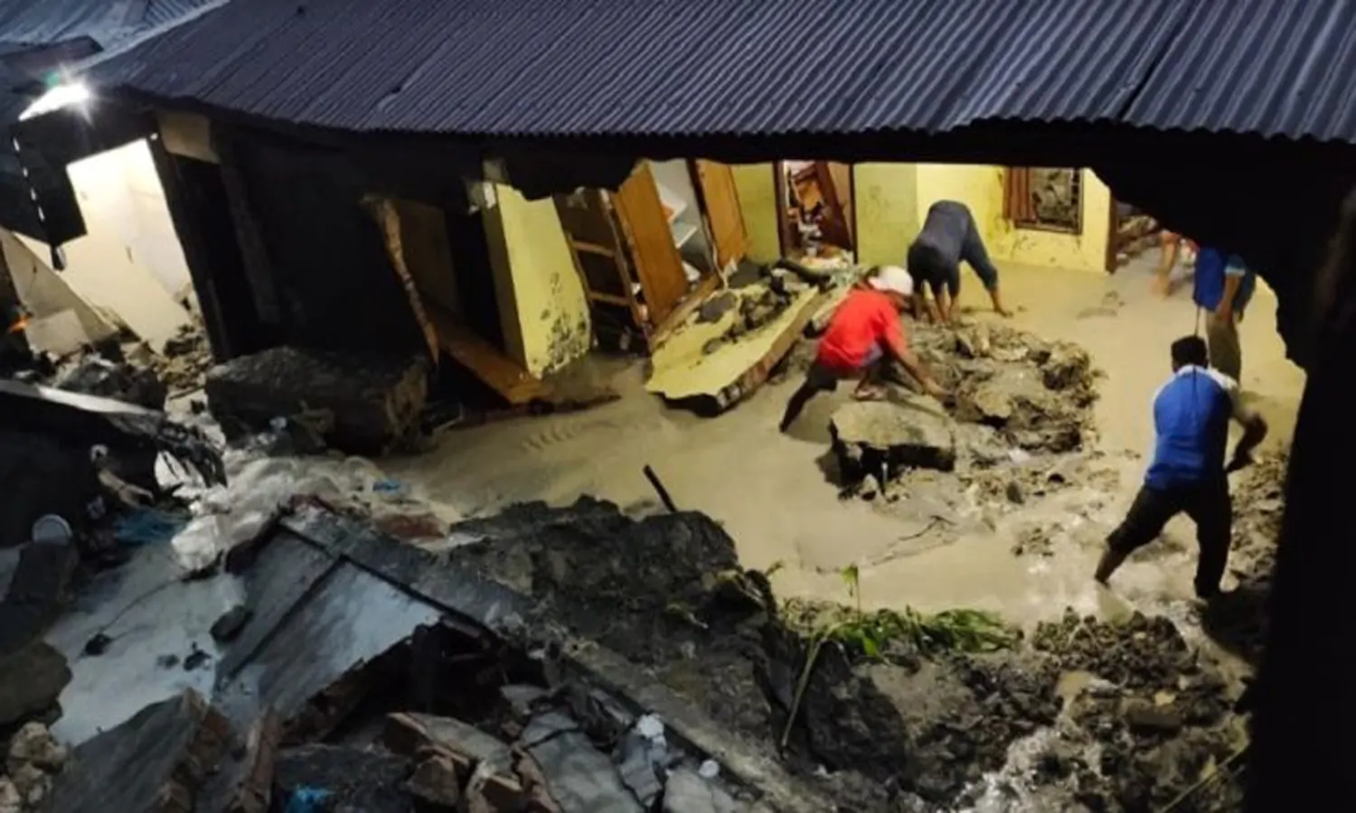 Hujan Deras, Banjir dan Longsor Terjang Rumah Suster di Tiga Dolog
