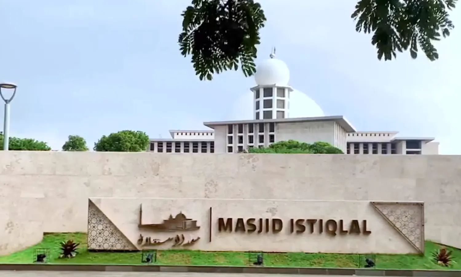 50 Barcode QRIS Palsu Ditemukan di Masjid Istiqlal Jakarta