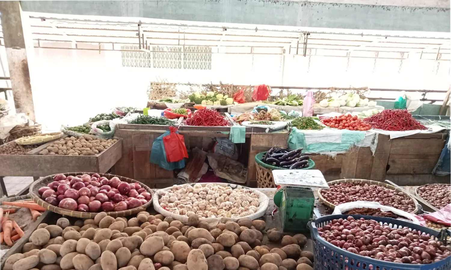 Pedagang Pasar Tebing Tinggi: Harga Cabai dan Sayuran Turun, Bawang Putih Malah Meroket