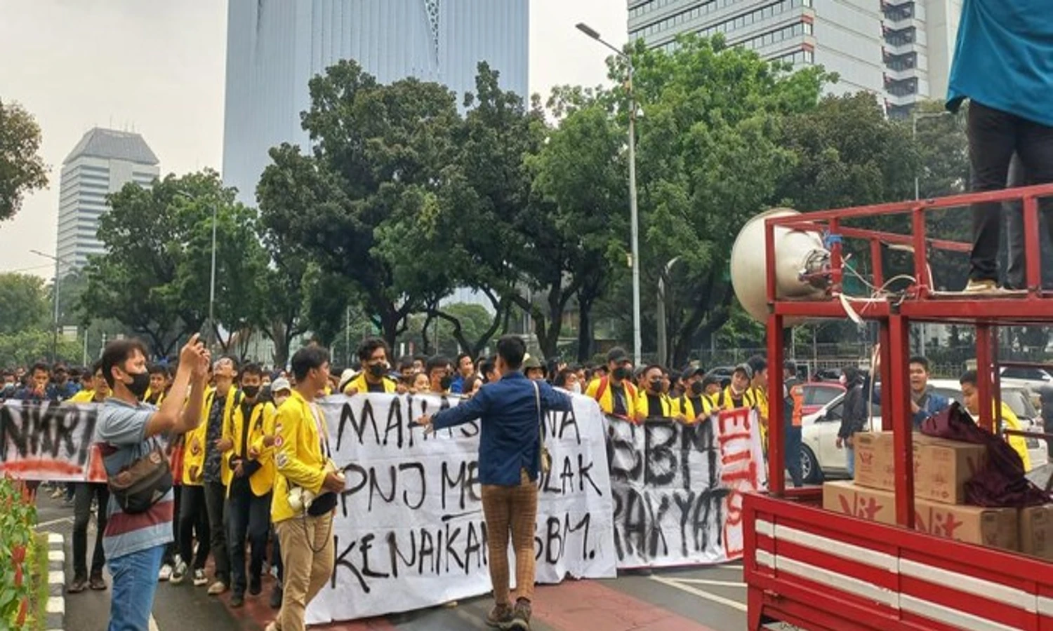 Aliansi BEM UI Demo Tolak Kenaikan BBM, Melki Sedek Huang: Penyaluran Salah Sasaran