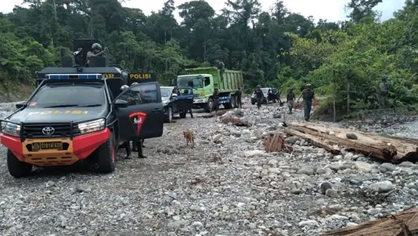 Bentrok Senjata dengan KKB, Empat Polisi Personil Satgas Nemangkawi Tertembak