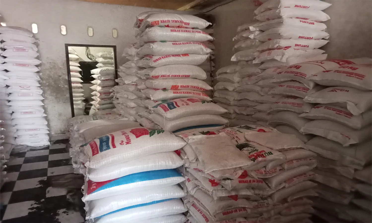 Harga Beras Turun Rp10 Ribu Perkarung