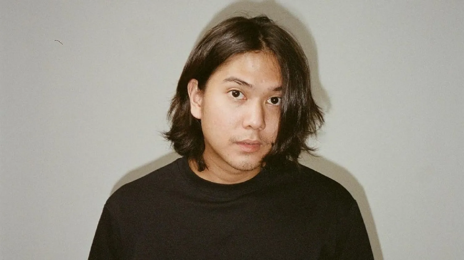 Profil dan Biodata Iqbaal Ramadhan : Perjalanan Karier, Kisah Asmara, Pendidikan, Pacar, dan Penghaargaan
