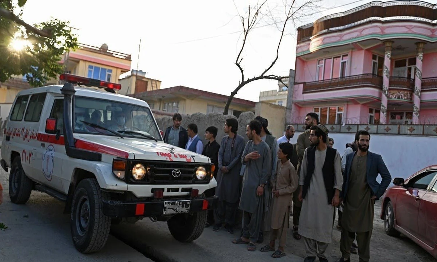 50 Orang Tewas dalam Ledakan Bom Bunuh Diri di Masjid Afghanistan