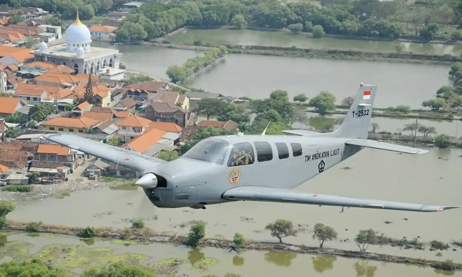 TNI AL Mulai Investigasi Jatuhnya Pesawat Latih G-36 Bonanza Hari Ini