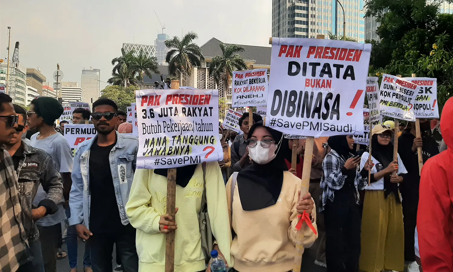 Rugikan Pekerja Migran Indonesia, Presiden Jokowi Didesak Revisi atau Cabut Kepmenaker 260/2015