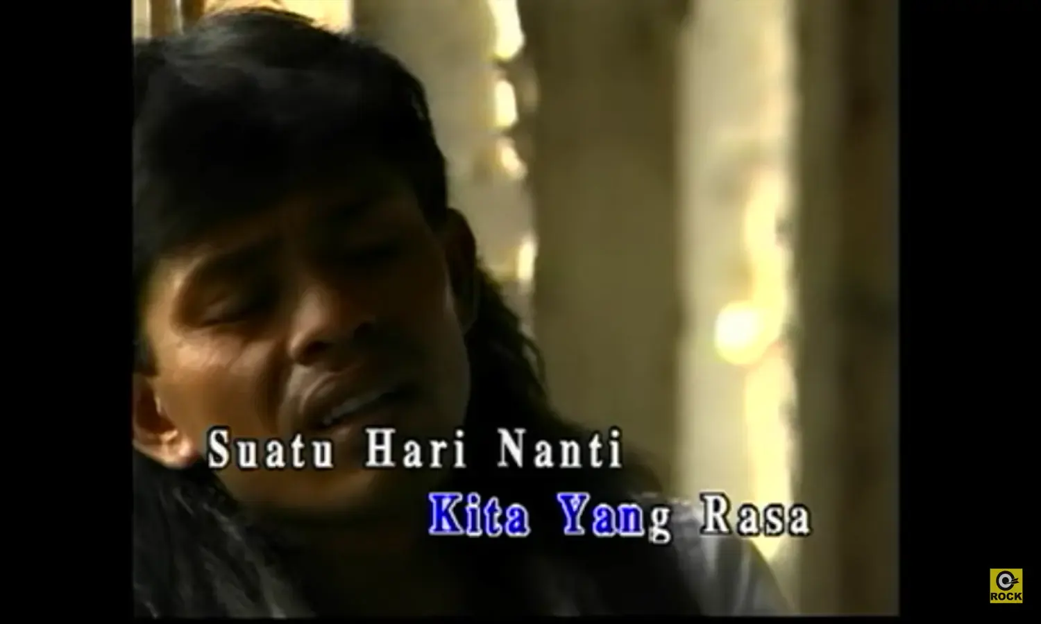 Lirik dan Chord Suci Dalam Debu Original - Iklim, Lengkap dengan Maknanya