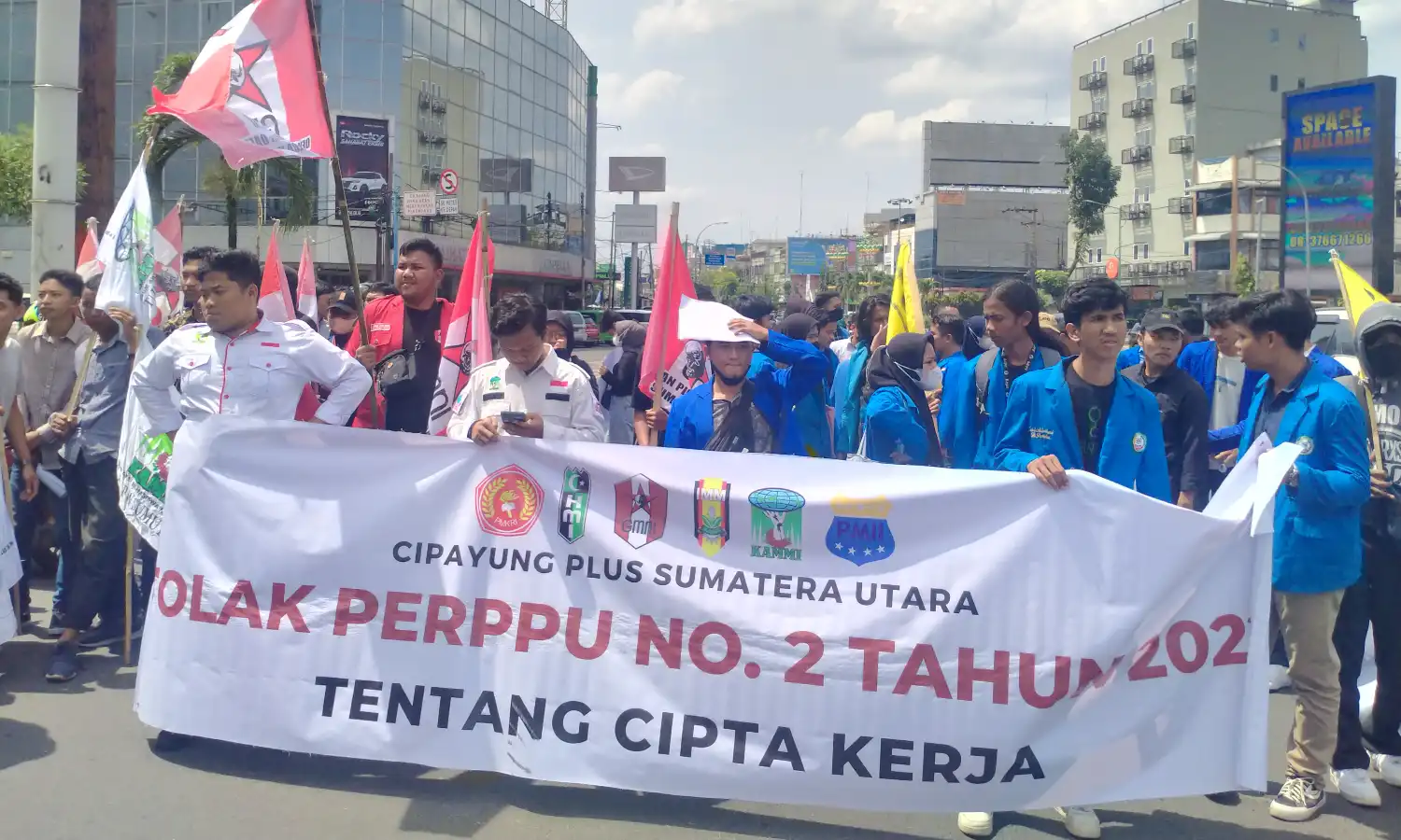 Tolak Perpu Ciptaker, Cipayung Plus Geruduk Kantor DPRD Sumut