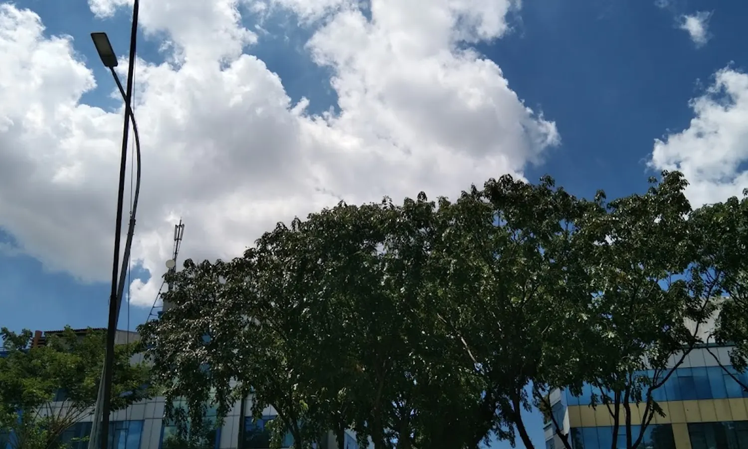 Prakiraan Cuaca Jakarta 10 Juni: Sambut Pagi dengan Langit Cerah