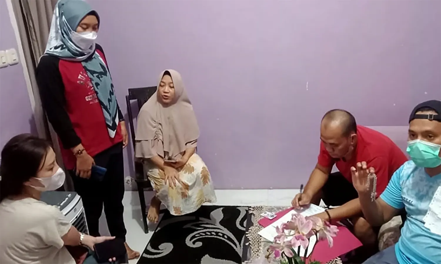 Seorang Wanita di Bengkulu Ditangkap Polisi Usai Curi Emas Milik Teman Kencannya
