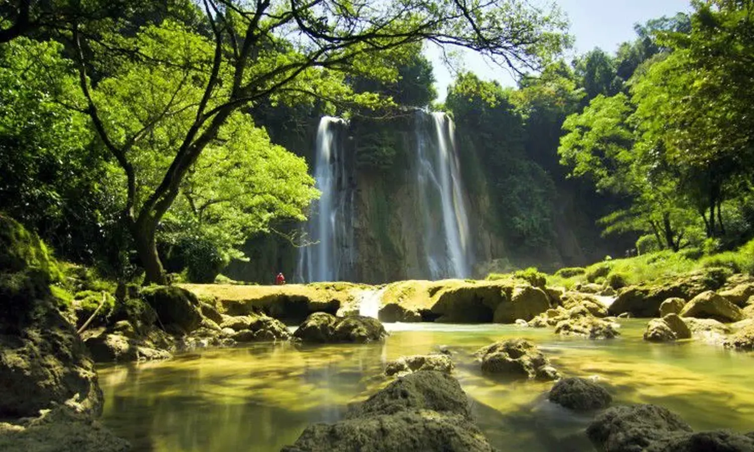 10 Curug di Sukabumi yang Cantik dan Paling Recommended