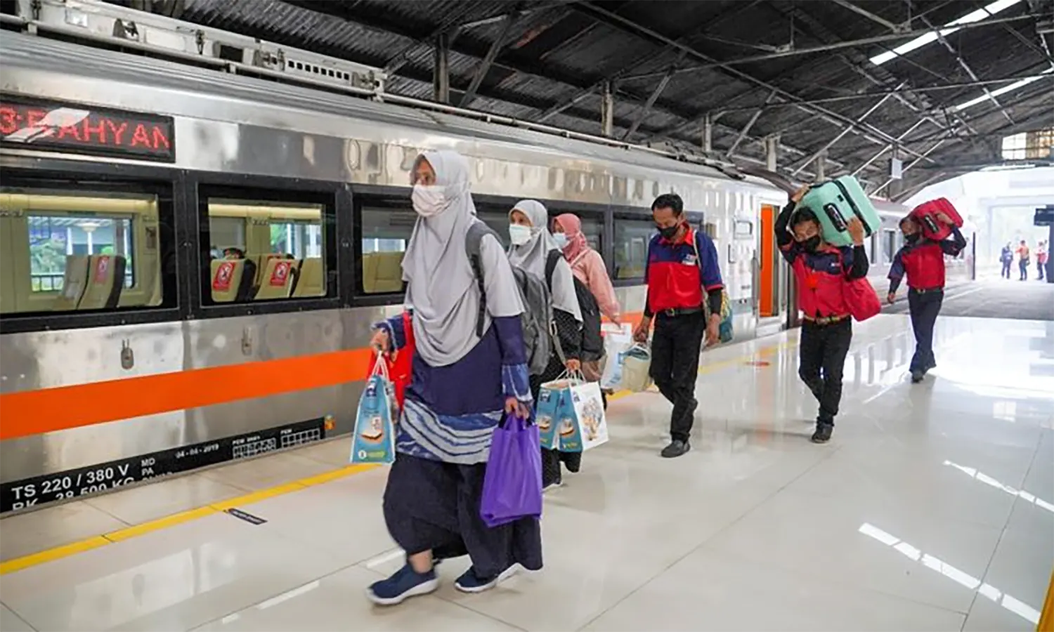 Simak! Berikut Daftar Barang yang Tidak Boleh Dibawa di Kereta Api